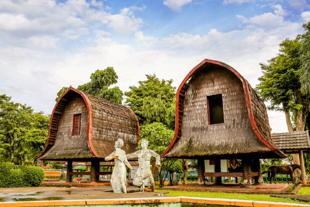 Rumah Adat Air Dingin